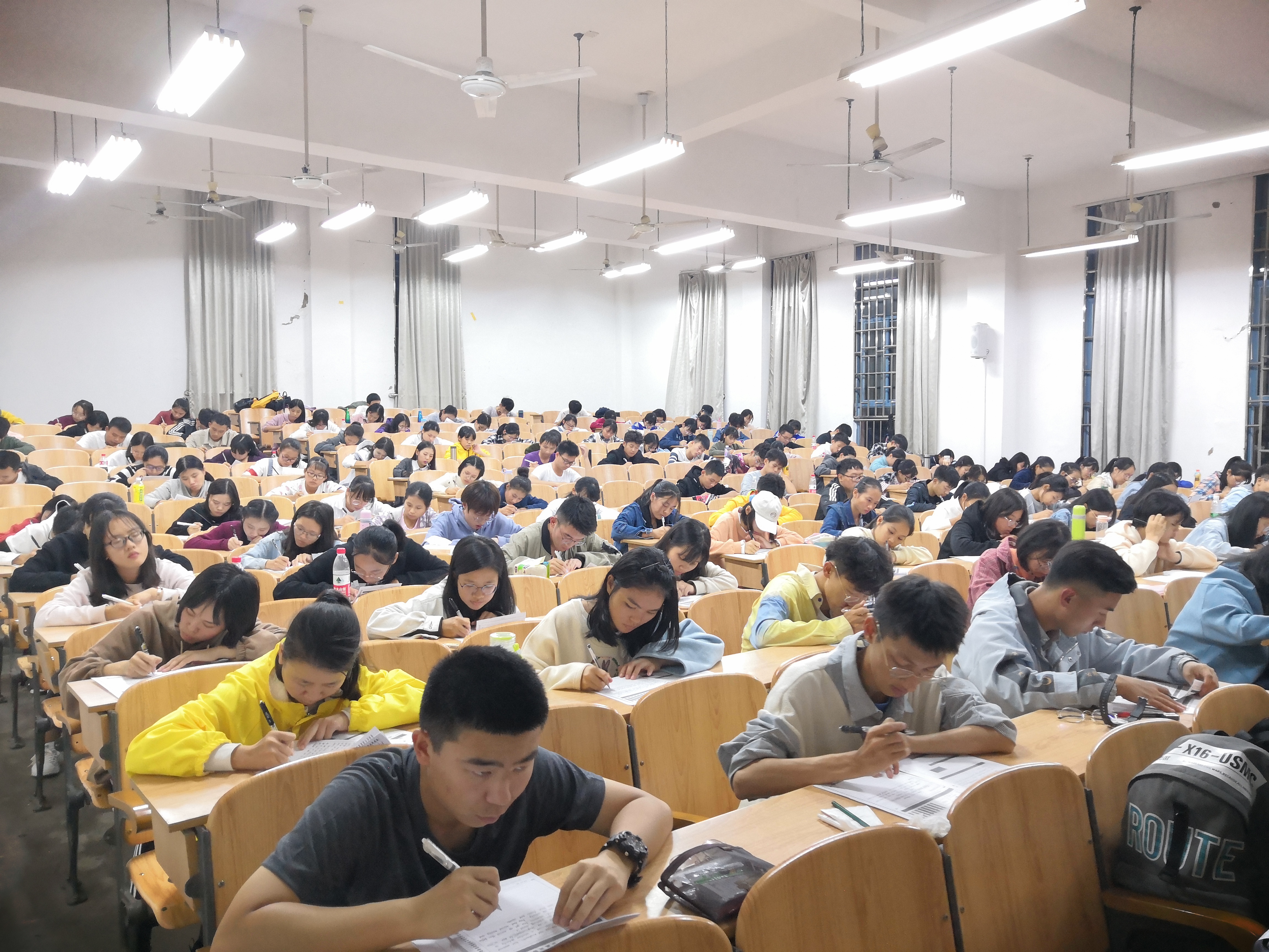 我院顺利举办2019年秋季学期英语四级模拟考试